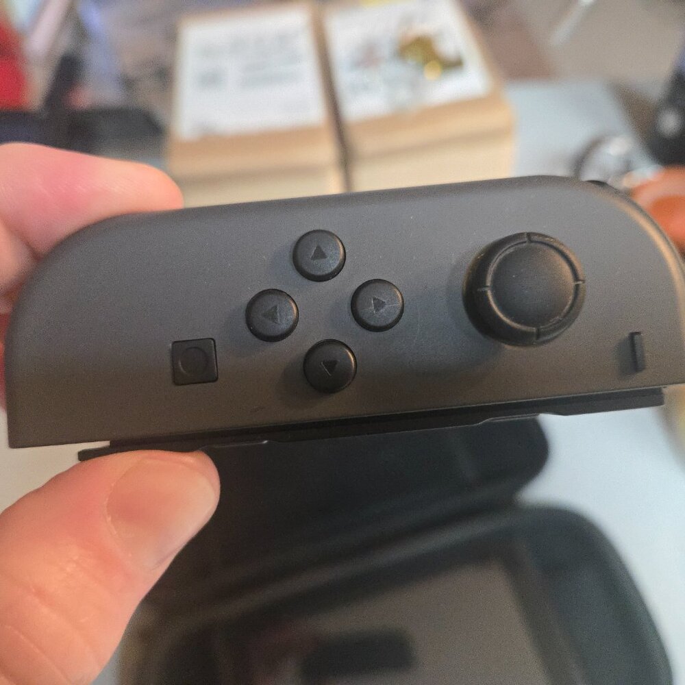 Nintendo Switch - Picture 11 of 16